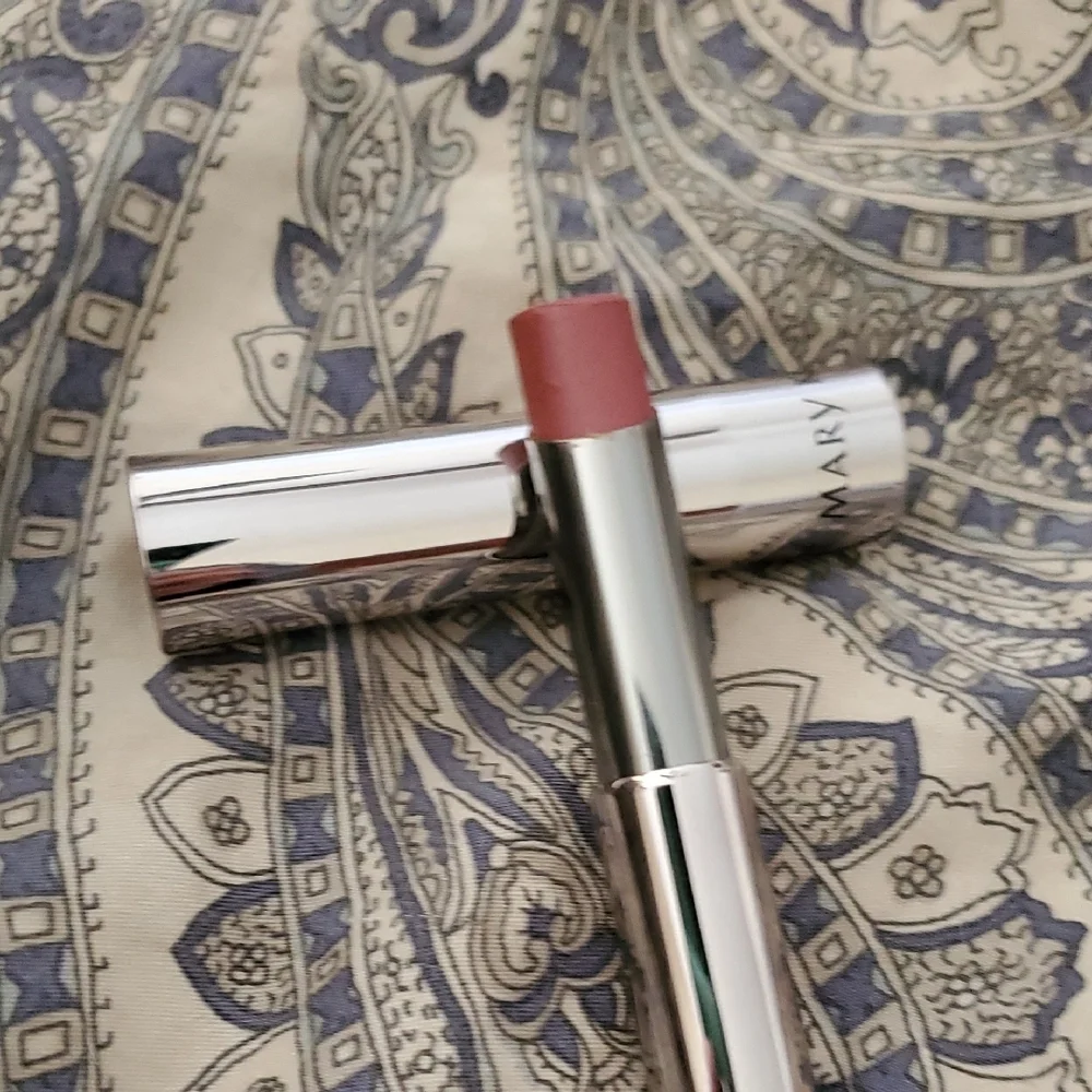 Mary Kay Lipstick in Mauve with Cream Finish and Modern Packaging